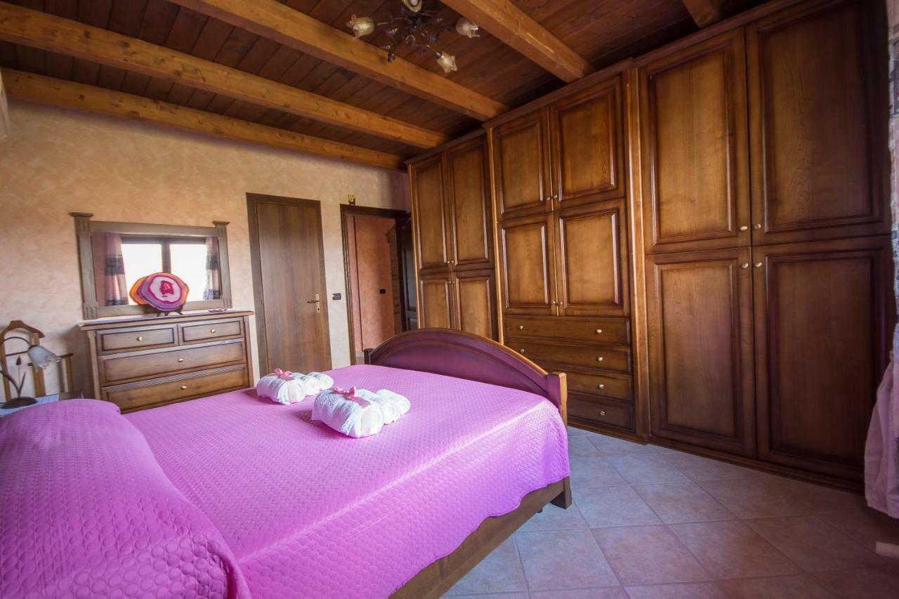 Casa Vacanza Il Mandorlo Domusnovas Buitenkant foto