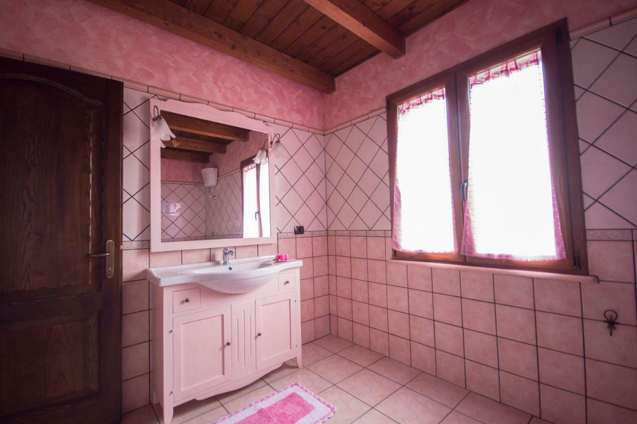 Casa Vacanza Il Mandorlo Domusnovas Buitenkant foto