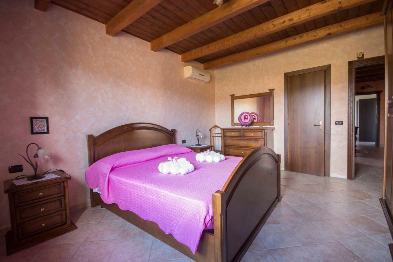 Casa Vacanza Il Mandorlo Domusnovas Buitenkant foto