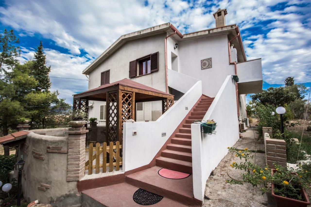Casa Vacanza Il Mandorlo Domusnovas Buitenkant foto